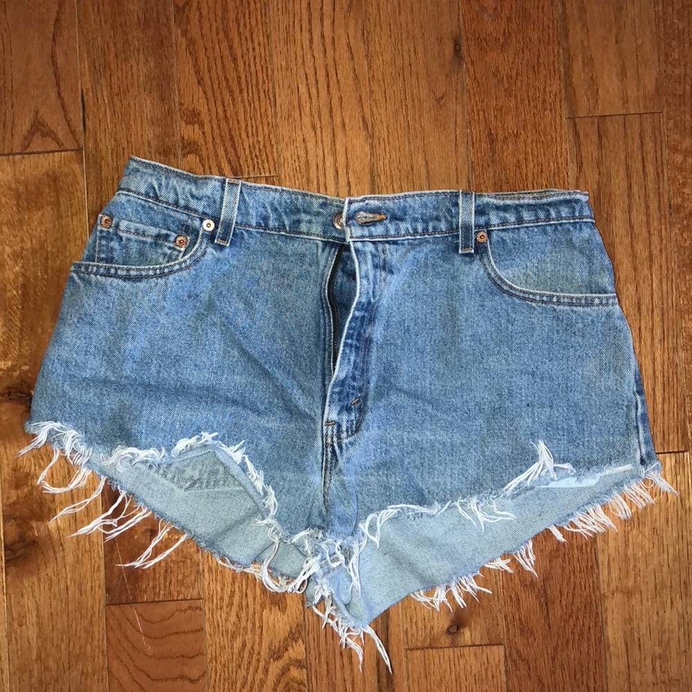 Levi 501 high rise jean shorts